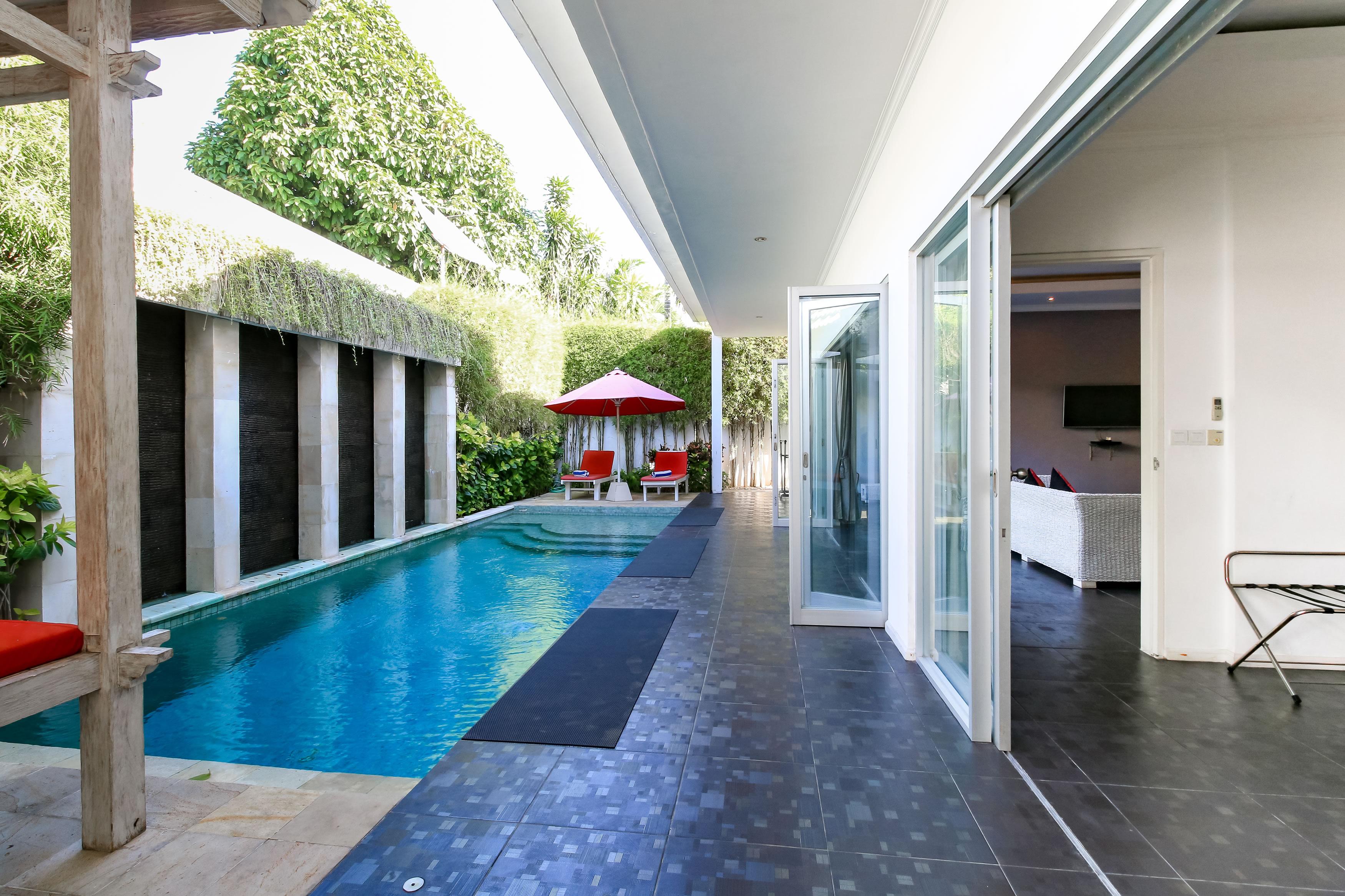 Aleesha Villas&Suites Sanur Esterno foto