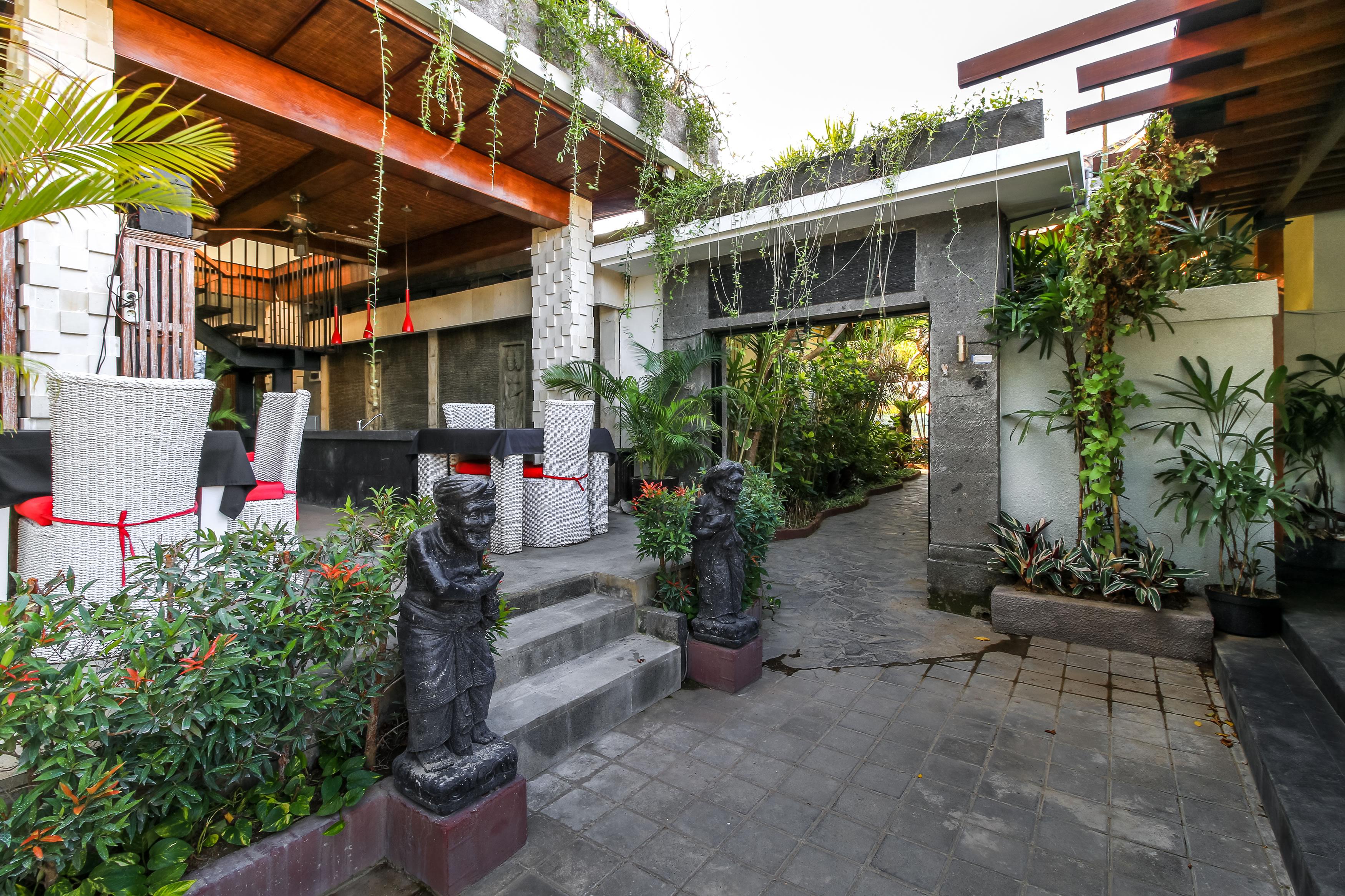 Aleesha Villas&Suites Sanur Esterno foto