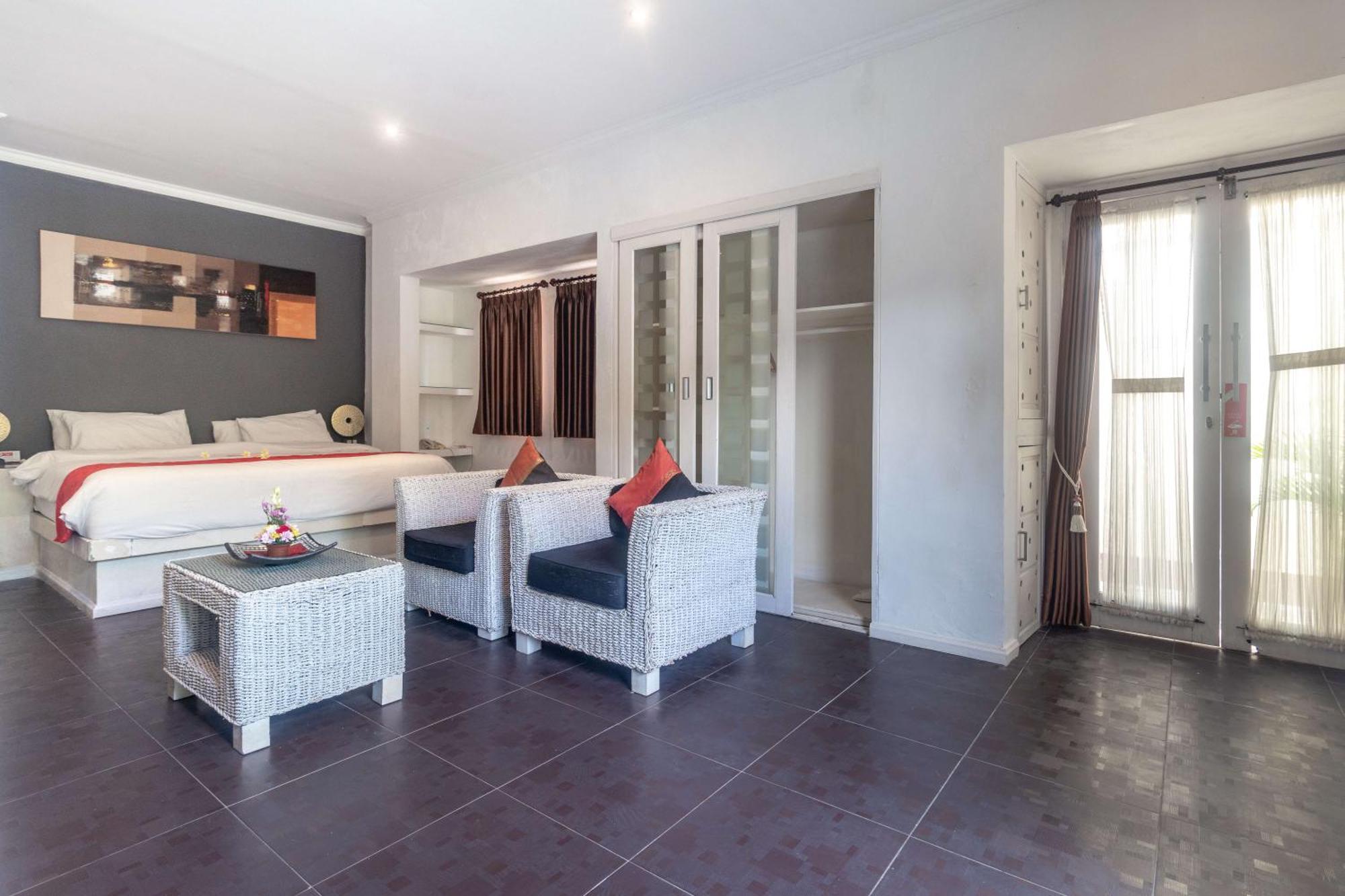 Aleesha Villas&Suites Sanur Esterno foto