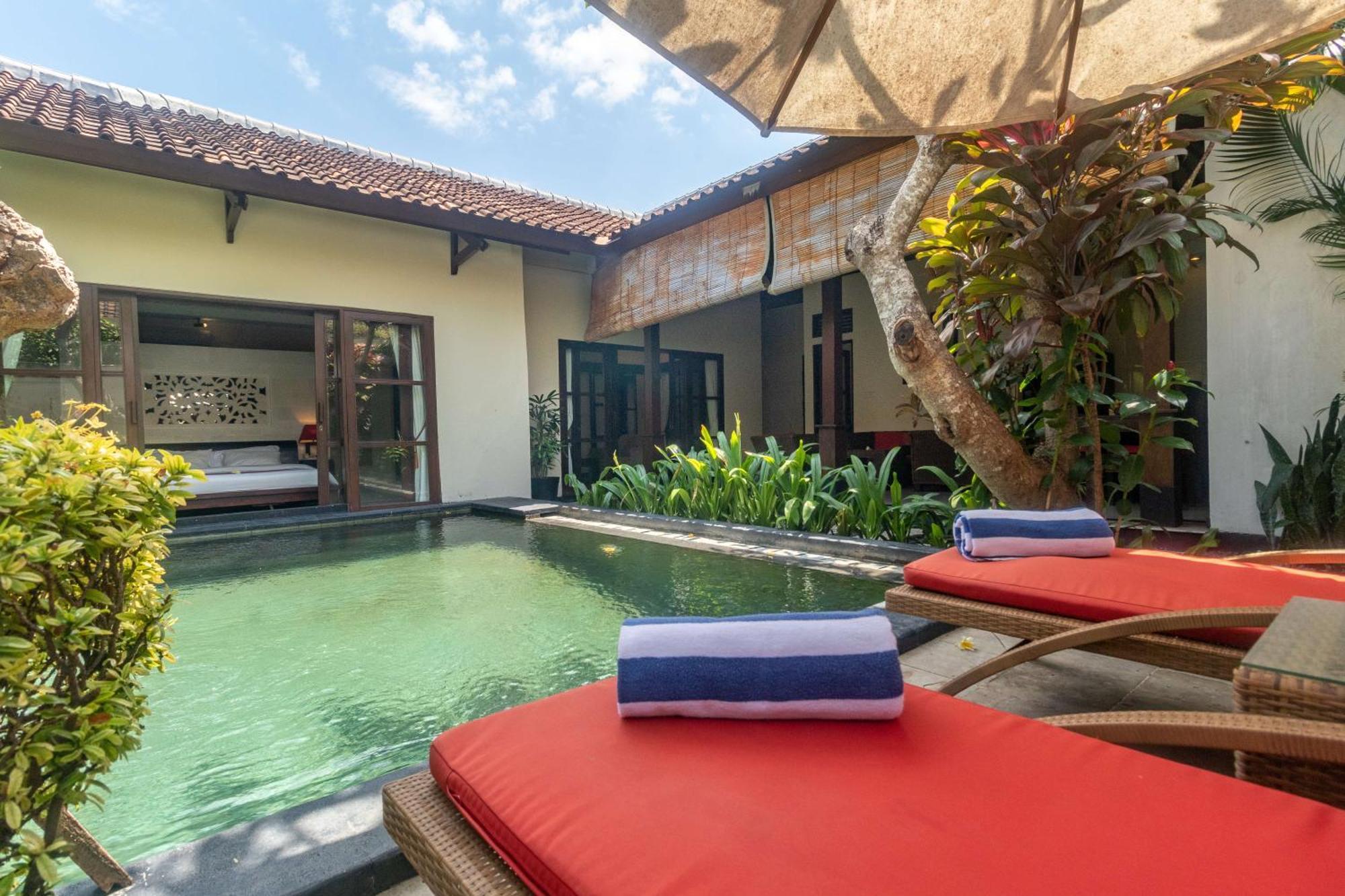 Aleesha Villas&Suites Sanur Esterno foto